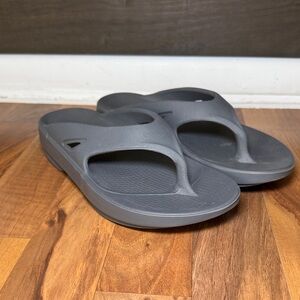 OOFOS Recovery flip flops gray M 7 - W9